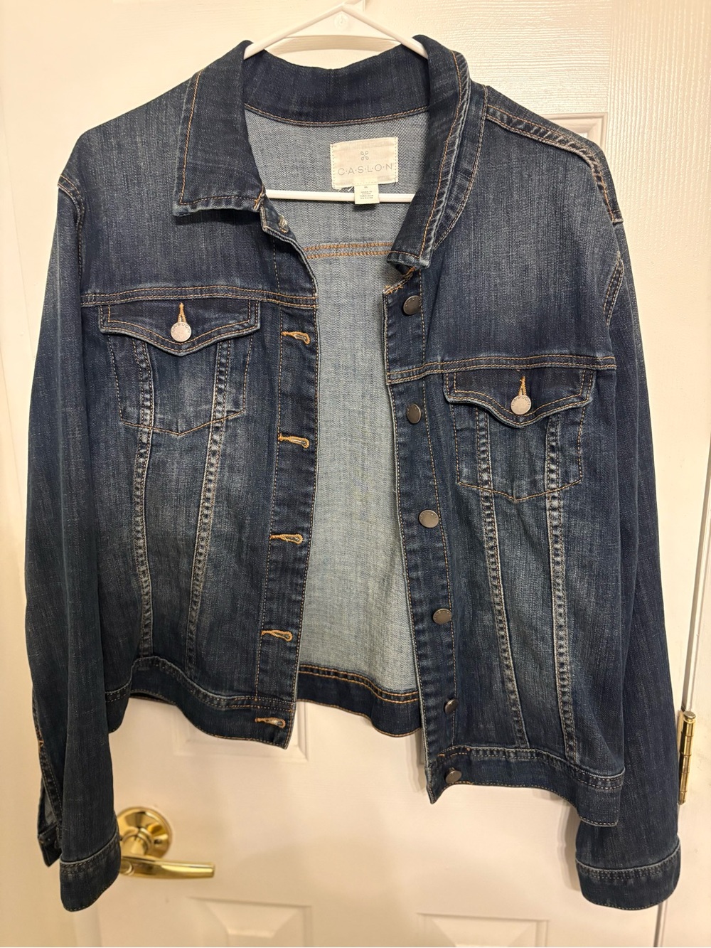 Caslon Women's Classic Blue Denim Trucker Jacket
